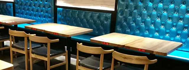 Restaurant wood table and long high back booths set furniture, customize solid wood table and blue leather button booths set