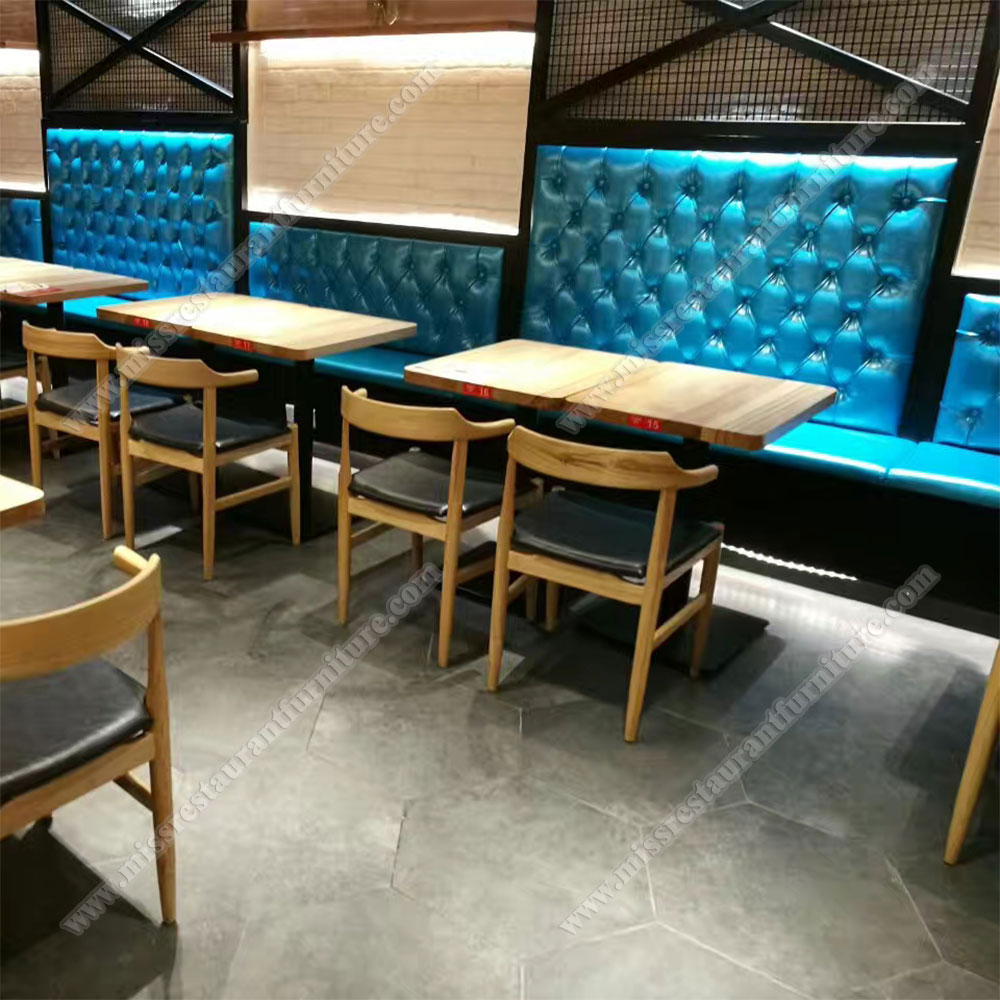 Restaurant wood table and long high back booths set furniture, customize solid wood table and blue leather button booths set, wood restaurant table and booths 3305